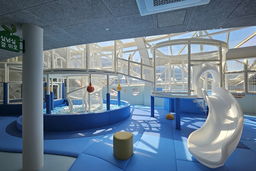 넘실넘실 물결위로